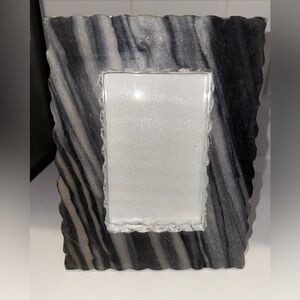 Black and Gray Marble Picture Frame